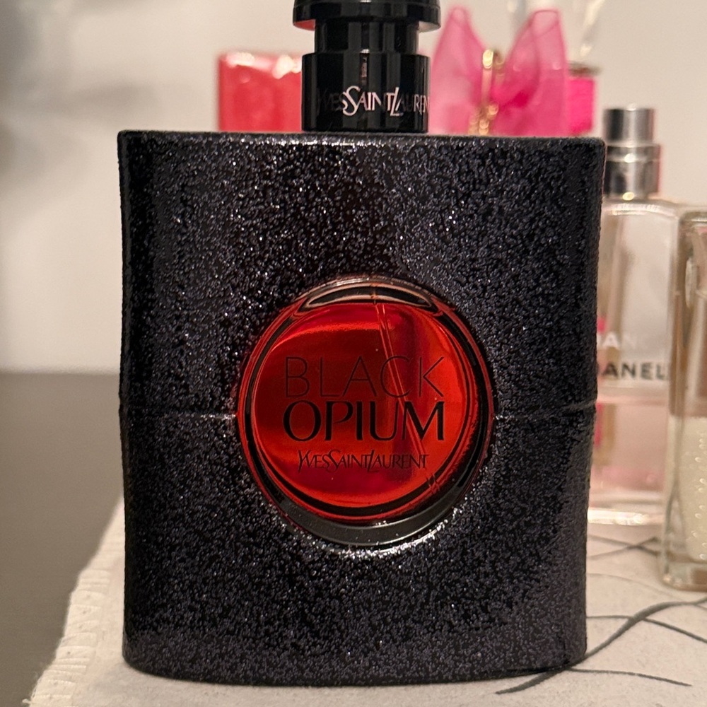 Yves Saint Laurent Black Opium - Picture 5 of 5